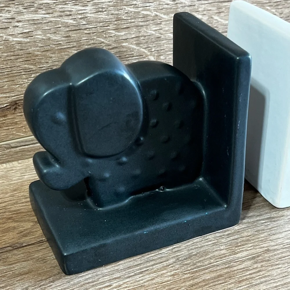 Pair of Ceramic Elephant Bookends Nursery Modern Contemporary‎ Black and White